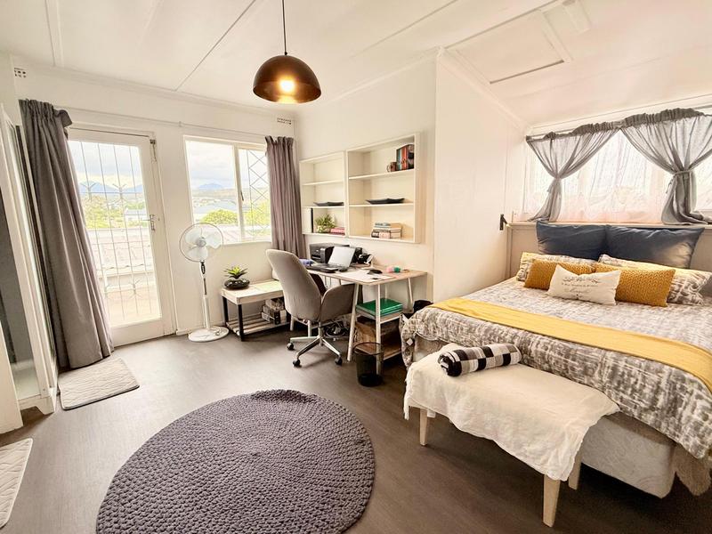 5 Bedroom Property for Sale in Sandbaai Western Cape